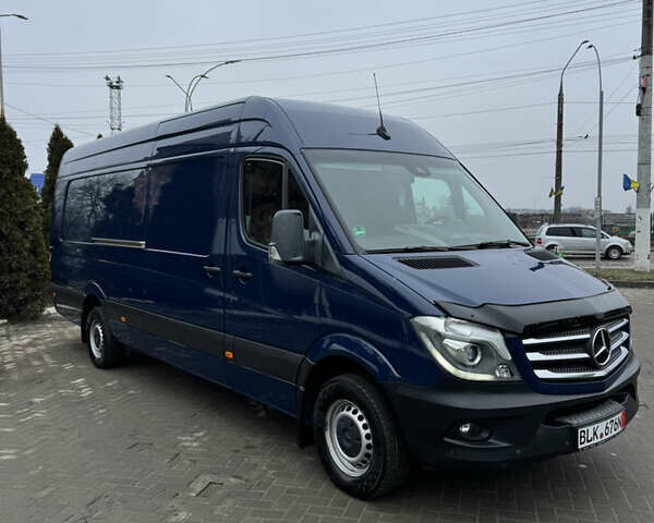 Синий Мерседес Sprinter, объемом двигателя 0 л и пробегом 237 тыс. км за 29906 $, фото 7 на Automoto.ua