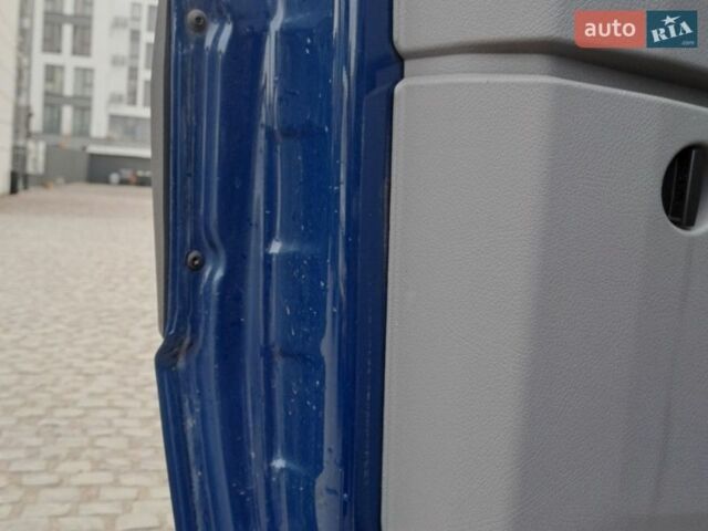 Синій Мерседес Sprinter, об'ємом двигуна 2.14 л та пробігом 541 тис. км за 27000 $, фото 4 на Automoto.ua