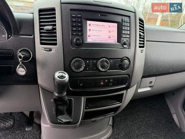 Синий Мерседес Sprinter, объемом двигателя 2.2 л и пробегом 300 тыс. км за 23500 $, фото 29 на Automoto.ua