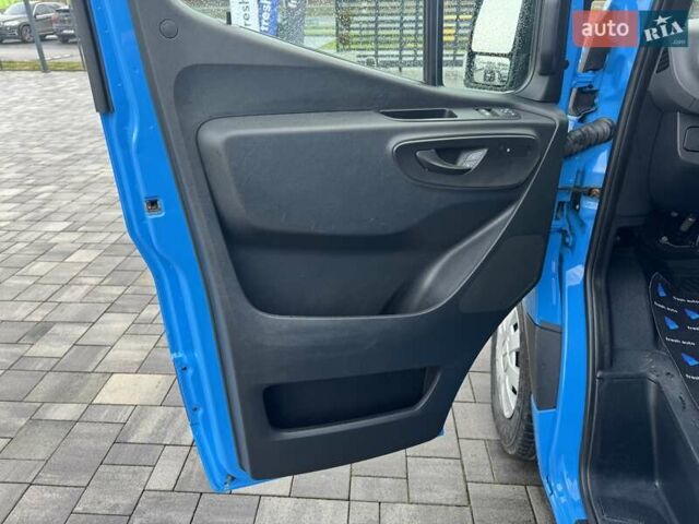 Синий Мерседес Sprinter, объемом двигателя 2.2 л и пробегом 331 тыс. км за 26900 $, фото 13 на Automoto.ua