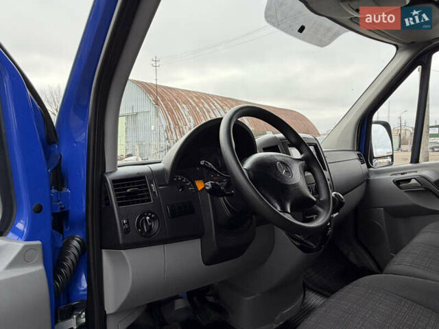 Синий Мерседес Sprinter, объемом двигателя 2.2 л и пробегом 295 тыс. км за 20500 $, фото 19 на Automoto.ua