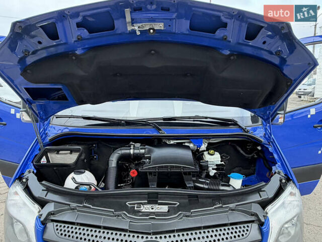 Синий Мерседес Sprinter, объемом двигателя 2.2 л и пробегом 295 тыс. км за 20500 $, фото 40 на Automoto.ua