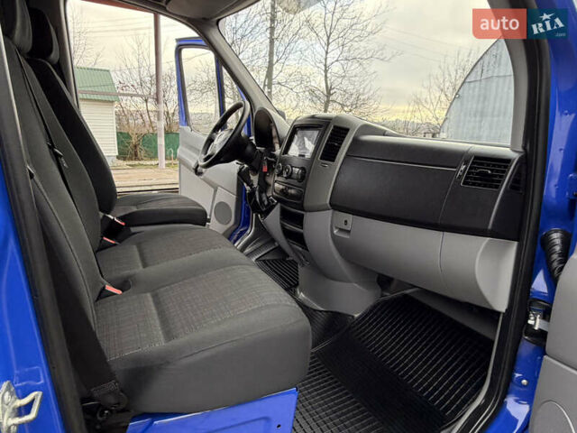 Синий Мерседес Sprinter, объемом двигателя 2.2 л и пробегом 295 тыс. км за 20500 $, фото 30 на Automoto.ua