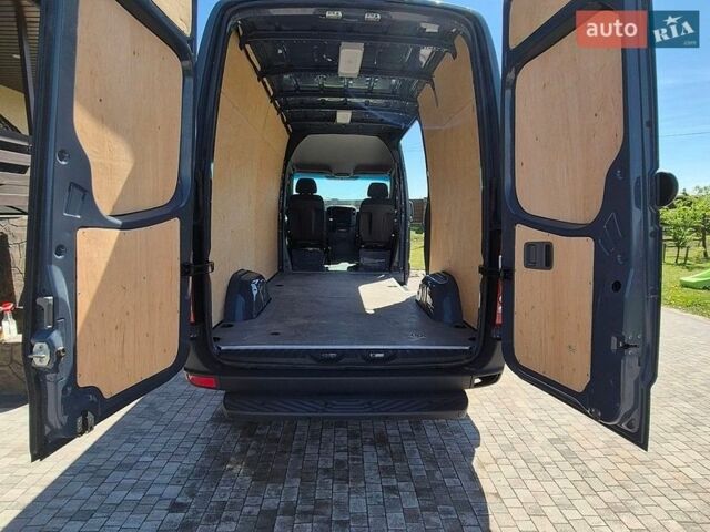 Синий Мерседес Sprinter, объемом двигателя 3 л и пробегом 337 тыс. км за 23900 $, фото 7 на Automoto.ua