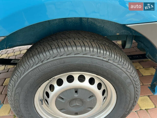 Синій Мерседес Sprinter, об'ємом двигуна 2.2 л та пробігом 288 тис. км за 30000 $, фото 27 на Automoto.ua