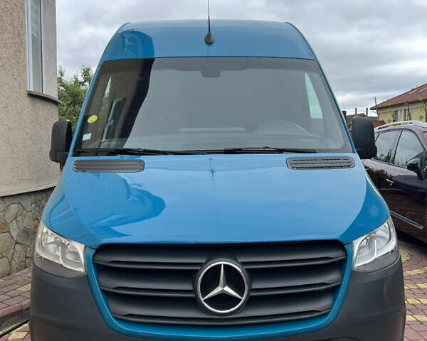Синий Мерседес Sprinter, объемом двигателя 2.2 л и пробегом 288 тыс. км за 30000 $, фото 2 на Automoto.ua