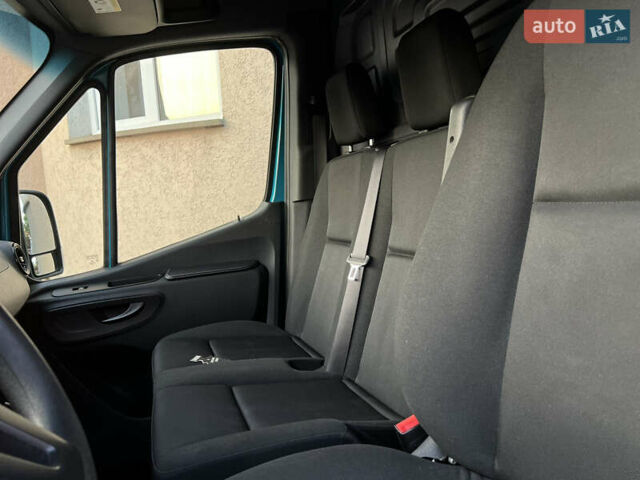 Синій Мерседес Sprinter, об'ємом двигуна 2.2 л та пробігом 288 тис. км за 30000 $, фото 42 на Automoto.ua