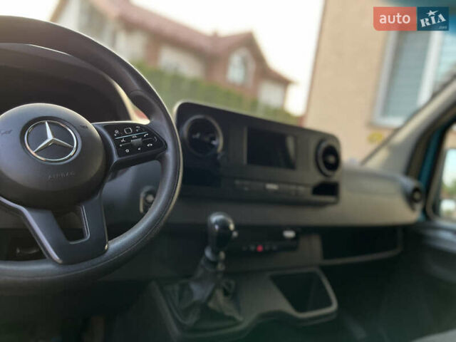 Синій Мерседес Sprinter, об'ємом двигуна 2.2 л та пробігом 288 тис. км за 30000 $, фото 36 на Automoto.ua