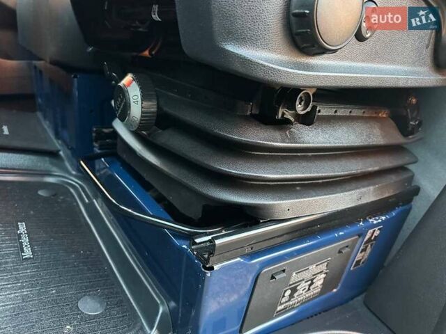 Синій Мерседес Sprinter, об'ємом двигуна 2.14 л та пробігом 257 тис. км за 26200 $, фото 30 на Automoto.ua