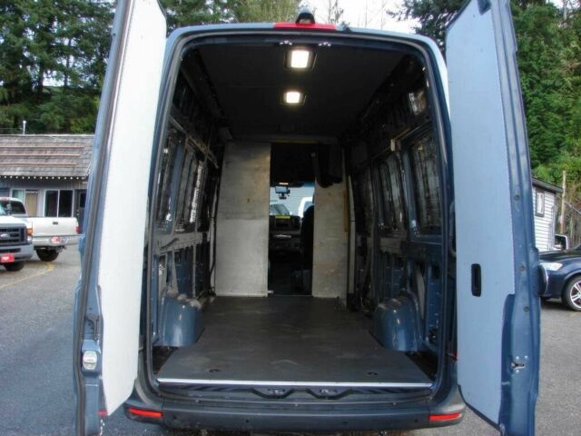Синий Мерседес Sprinter, объемом двигателя 3 л и пробегом 45 тыс. км за 11000 $, фото 16 на Automoto.ua