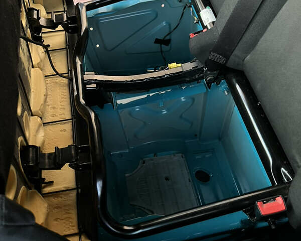 Синій Мерседес Sprinter, об'ємом двигуна 2.2 л та пробігом 288 тис. км за 30000 $, фото 69 на Automoto.ua