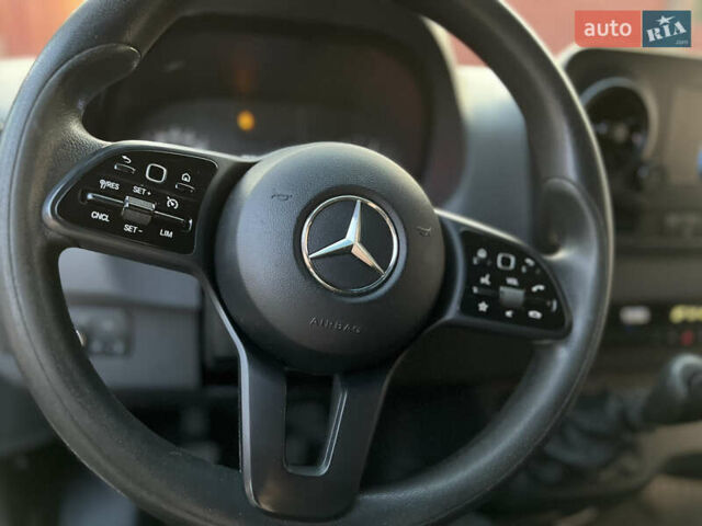 Синій Мерседес Sprinter, об'ємом двигуна 2.2 л та пробігом 288 тис. км за 30000 $, фото 74 на Automoto.ua
