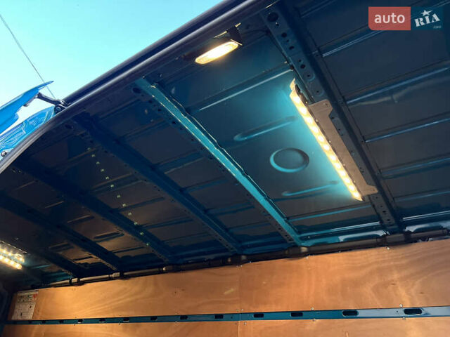 Синій Мерседес Sprinter, об'ємом двигуна 2.2 л та пробігом 288 тис. км за 30000 $, фото 84 на Automoto.ua
