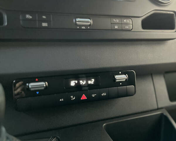 Синій Мерседес Sprinter, об'ємом двигуна 2.2 л та пробігом 288 тис. км за 30000 $, фото 81 на Automoto.ua