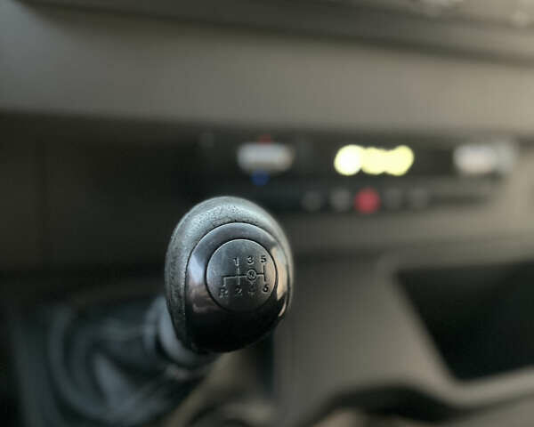 Синій Мерседес Sprinter, об'ємом двигуна 2.2 л та пробігом 288 тис. км за 30000 $, фото 79 на Automoto.ua