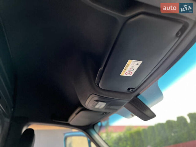 Синій Мерседес Sprinter, об'ємом двигуна 2.2 л та пробігом 288 тис. км за 30000 $, фото 56 на Automoto.ua