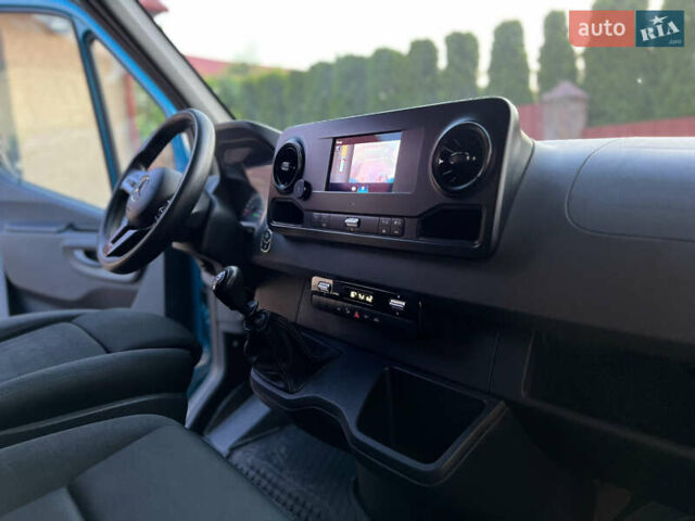 Синій Мерседес Sprinter, об'ємом двигуна 2.2 л та пробігом 288 тис. км за 30000 $, фото 57 на Automoto.ua