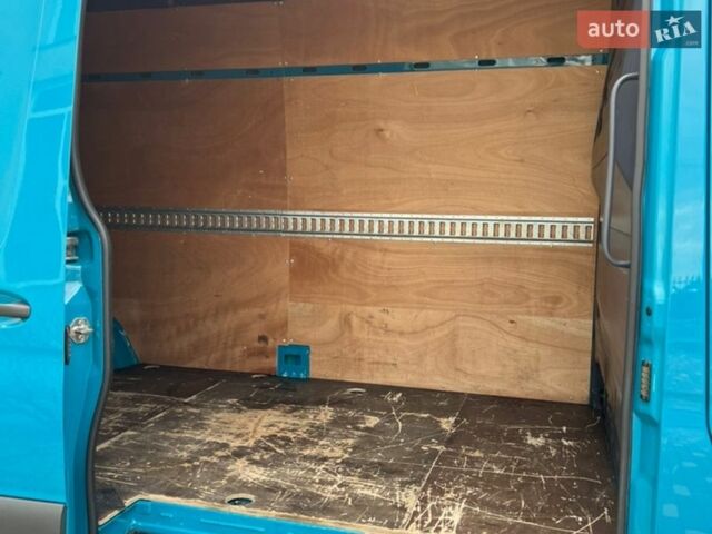 Синий Мерседес Sprinter, объемом двигателя 2.2 л и пробегом 288 тыс. км за 28000 $, фото 57 на Automoto.ua