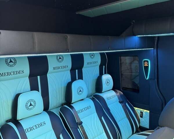 Синій Мерседес Sprinter, об'ємом двигуна 2.14 л та пробігом 293 тис. км за 38500 $, фото 2 на Automoto.ua