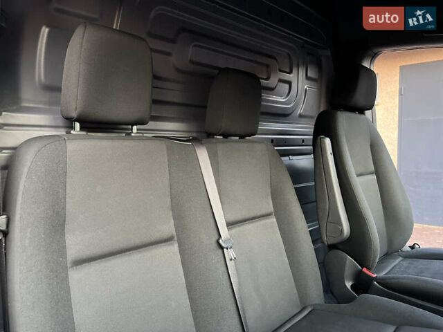 Синій Мерседес Sprinter, об'ємом двигуна 2.2 л та пробігом 288 тис. км за 30000 $, фото 55 на Automoto.ua