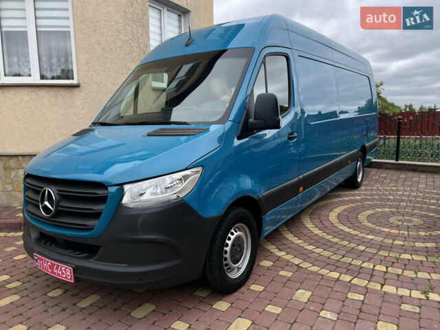 Синий Мерседес Sprinter, объемом двигателя 2.2 л и пробегом 288 тыс. км за 30000 $, фото 3 на Automoto.ua