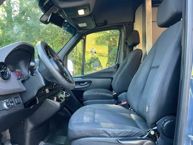 Синій Мерседес Sprinter, об'ємом двигуна 3 л та пробігом 39 тис. км за 13000 $, фото 8 на Automoto.ua