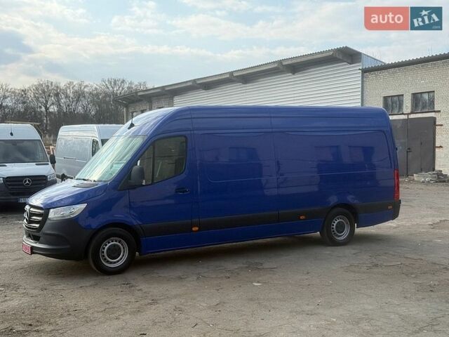 Синий Мерседес Sprinter, объемом двигателя 0 л и пробегом 229 тыс. км за 26600 $, фото 5 на Automoto.ua