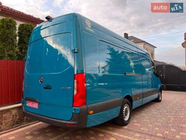 Синий Мерседес Sprinter, объемом двигателя 2.2 л и пробегом 288 тыс. км за 30000 $, фото 1 на Automoto.ua