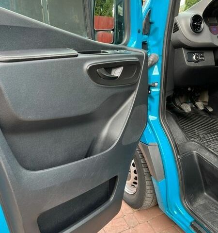 Синий Мерседес Sprinter, объемом двигателя 2.2 л и пробегом 288 тыс. км за 30000 $, фото 59 на Automoto.ua