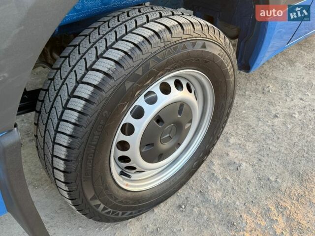 Синий Мерседес Sprinter, объемом двигателя 0 л и пробегом 239 тыс. км за 26900 $, фото 35 на Automoto.ua