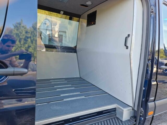 Синий Мерседес Sprinter, объемом двигателя 2.2 л и пробегом 35 тыс. км за 15000 $, фото 12 на Automoto.ua