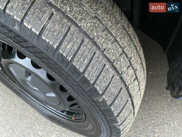 Синий Мерседес Sprinter, объемом двигателя 2.14 л и пробегом 300 тыс. км за 27900 $, фото 7 на Automoto.ua