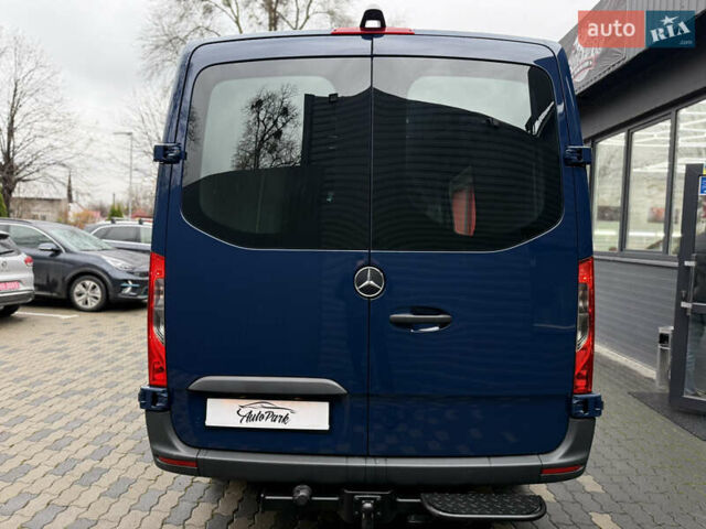 Синий Мерседес Sprinter, объемом двигателя 3 л и пробегом 151 тыс. км за 40719 $, фото 6 на Automoto.ua