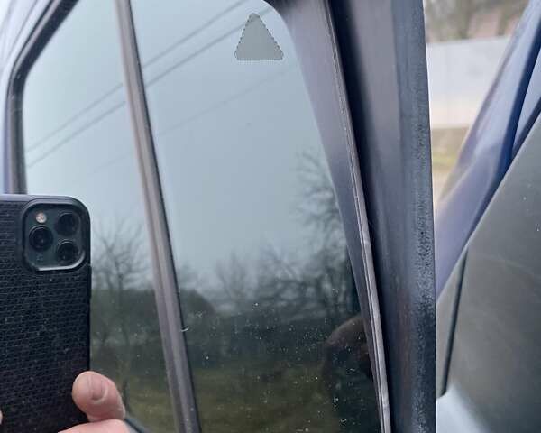 Синий Мерседес Sprinter, объемом двигателя 2.14 л и пробегом 300 тыс. км за 27900 $, фото 17 на Automoto.ua