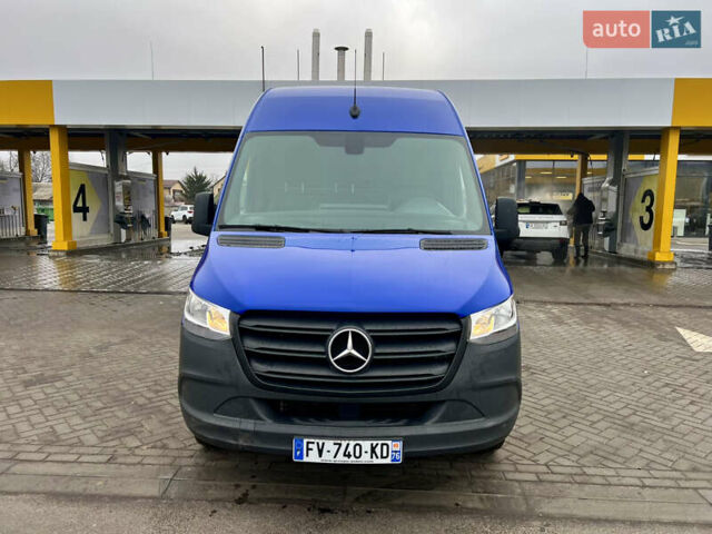 Синий Мерседес Sprinter, объемом двигателя 2.2 л и пробегом 260 тыс. км за 22500 $, фото 3 на Automoto.ua