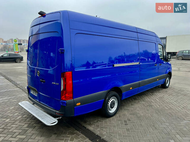 Синий Мерседес Sprinter, объемом двигателя 2.2 л и пробегом 260 тыс. км за 22500 $, фото 6 на Automoto.ua