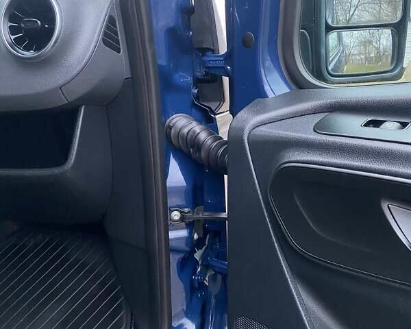 Синий Мерседес Sprinter, объемом двигателя 2.14 л и пробегом 300 тыс. км за 27900 $, фото 33 на Automoto.ua