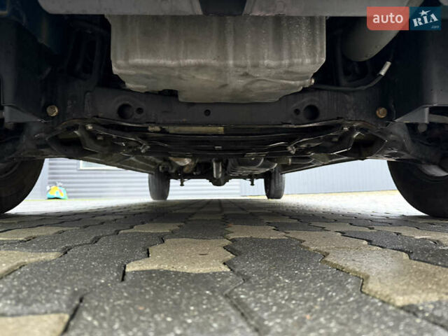 Синий Мерседес Sprinter, объемом двигателя 3 л и пробегом 151 тыс. км за 40719 $, фото 32 на Automoto.ua