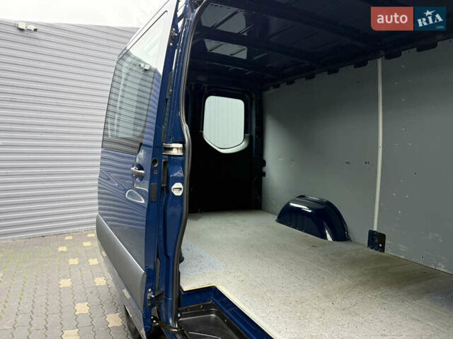 Синий Мерседес Sprinter, объемом двигателя 3 л и пробегом 151 тыс. км за 40719 $, фото 23 на Automoto.ua