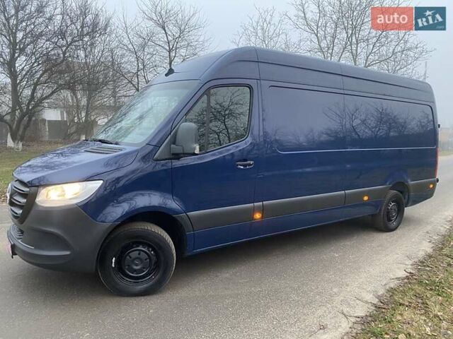 Синий Мерседес Sprinter, объемом двигателя 2.14 л и пробегом 300 тыс. км за 27900 $, фото 5 на Automoto.ua
