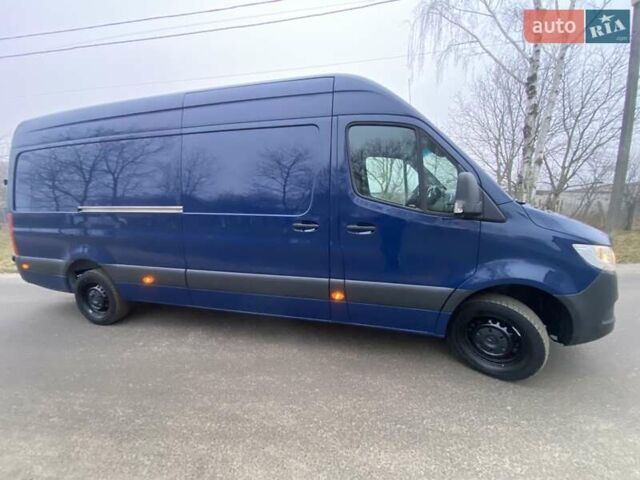 Синий Мерседес Sprinter, объемом двигателя 2.14 л и пробегом 300 тыс. км за 27900 $, фото 1 на Automoto.ua