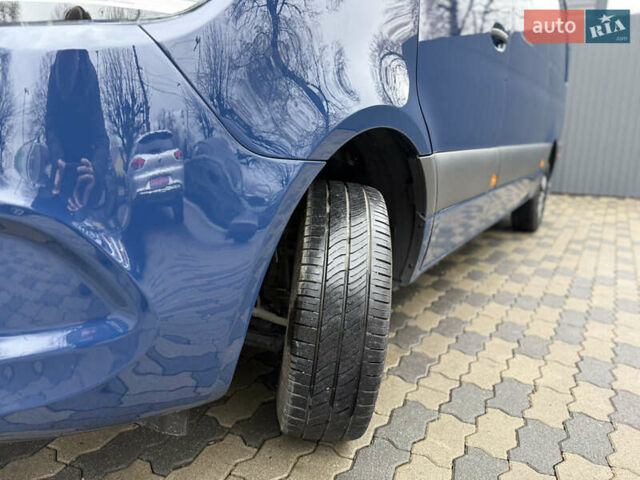 Синий Мерседес Sprinter, объемом двигателя 3 л и пробегом 151 тыс. км за 40719 $, фото 9 на Automoto.ua