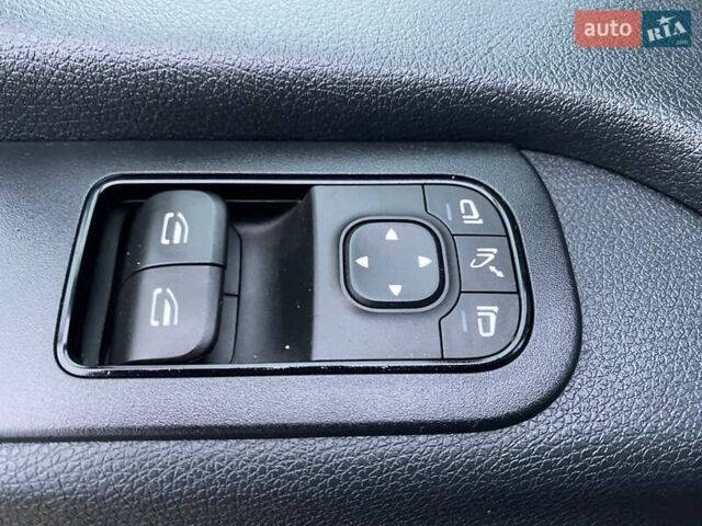 Синий Мерседес Sprinter, объемом двигателя 2.14 л и пробегом 300 тыс. км за 27900 $, фото 27 на Automoto.ua