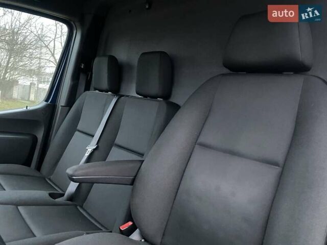 Синий Мерседес Sprinter, объемом двигателя 2.14 л и пробегом 300 тыс. км за 27900 $, фото 21 на Automoto.ua