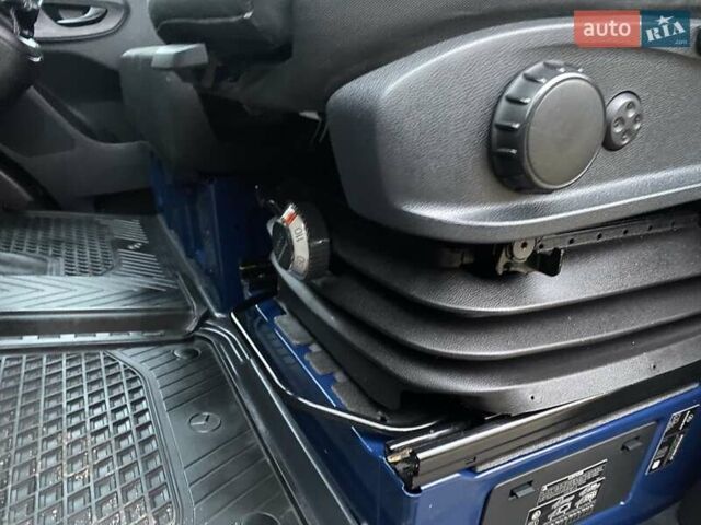 Синий Мерседес Sprinter, объемом двигателя 2.14 л и пробегом 300 тыс. км за 27900 $, фото 24 на Automoto.ua