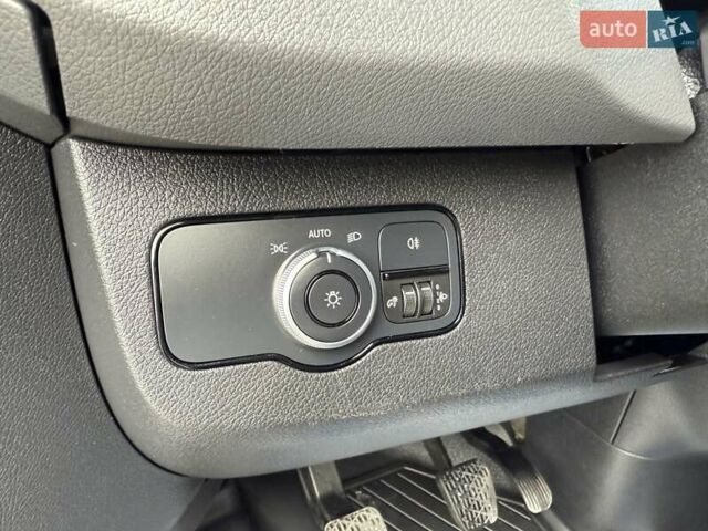 Синий Мерседес Sprinter, объемом двигателя 2.2 л и пробегом 251 тыс. км за 24250 $, фото 12 на Automoto.ua