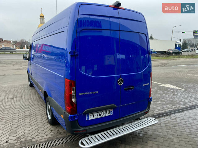 Синий Мерседес Sprinter, объемом двигателя 2.2 л и пробегом 260 тыс. км за 22500 $, фото 8 на Automoto.ua