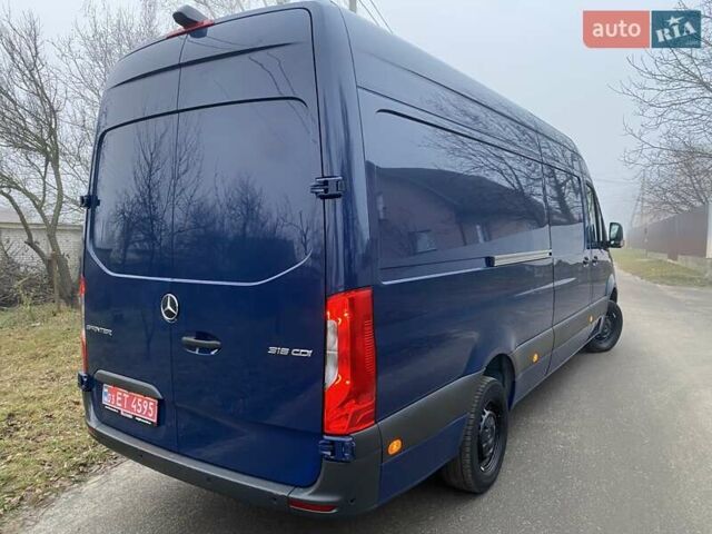 Синий Мерседес Sprinter, объемом двигателя 2.14 л и пробегом 300 тыс. км за 27900 $, фото 2 на Automoto.ua