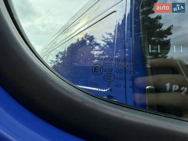 Синий Мерседес Sprinter, объемом двигателя 2.2 л и пробегом 251 тыс. км за 24250 $, фото 15 на Automoto.ua