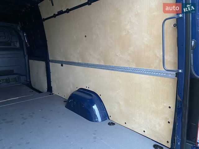 Синий Мерседес Sprinter, объемом двигателя 2.14 л и пробегом 300 тыс. км за 27900 $, фото 10 на Automoto.ua